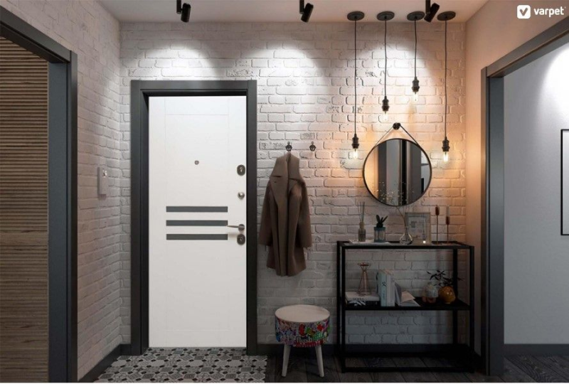 Մուտքի դռան տեղադրում